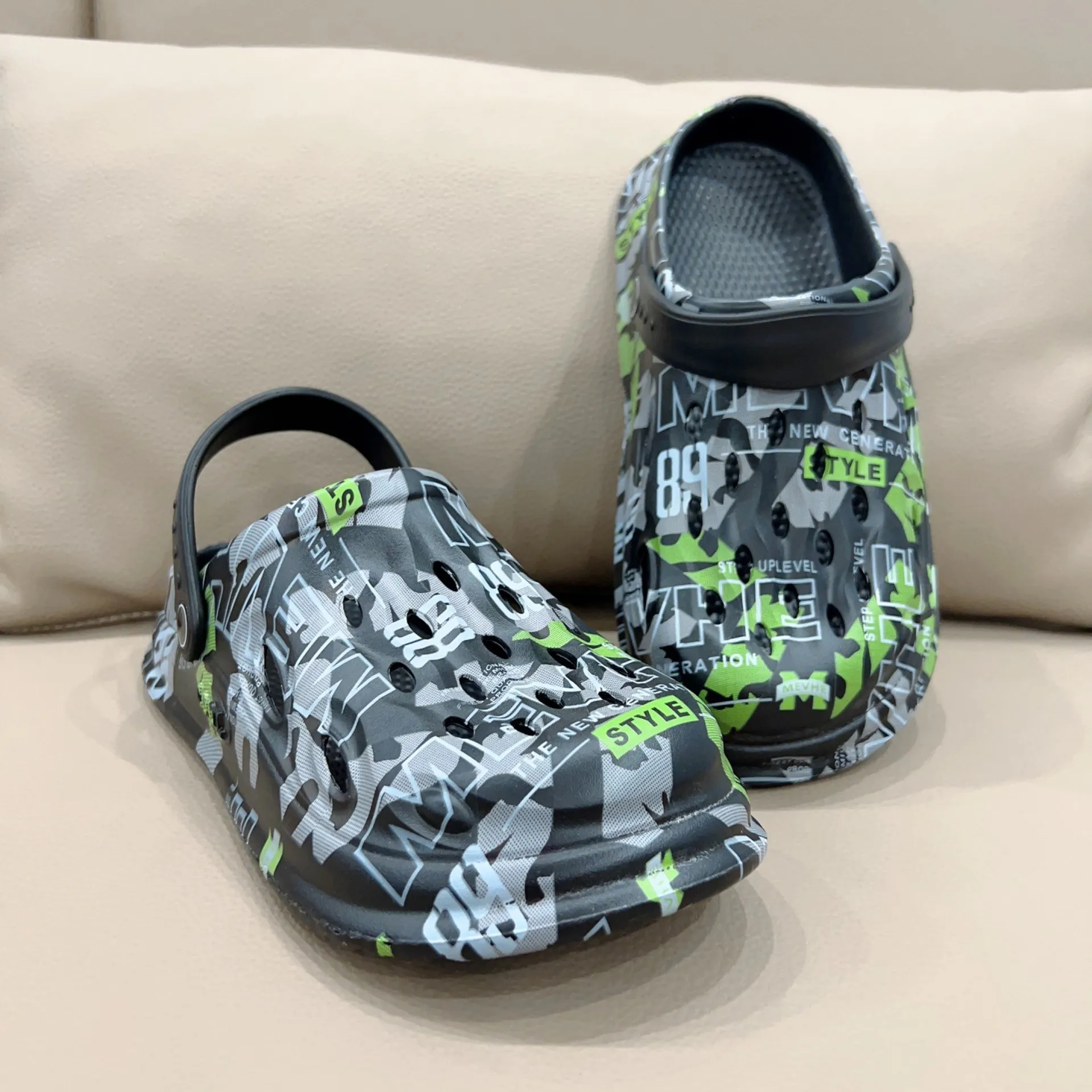 Nouvelles pantoufles pour homm - Croc Style Clog avis et prix